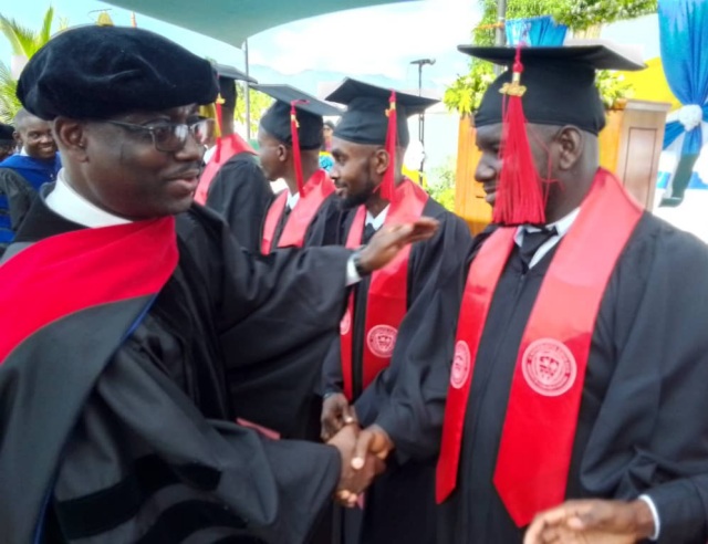 Cérémonie de collation de diplômes à l’Université Emmaüs d’Haïti